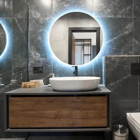 Fomich * Μπούκοβελ